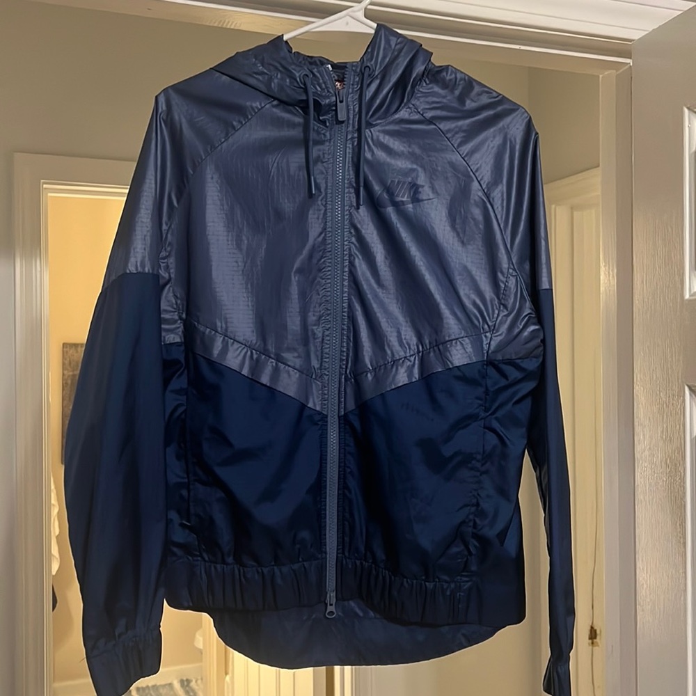 Nike Windbreaker size Medium
